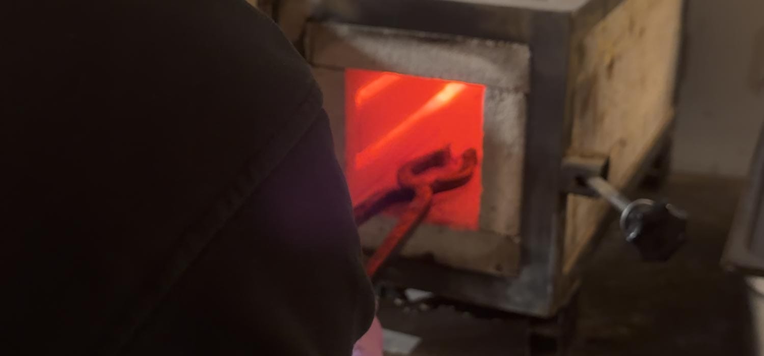 svenvonmesser-messerkurs-ablauf-waermebehandlung